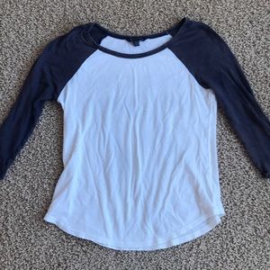 American Eagle 3/4 length jersey shirt